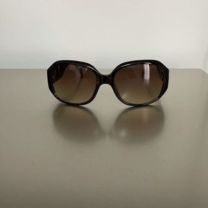 Michael Kors M2734S Astor Stud is a stylish